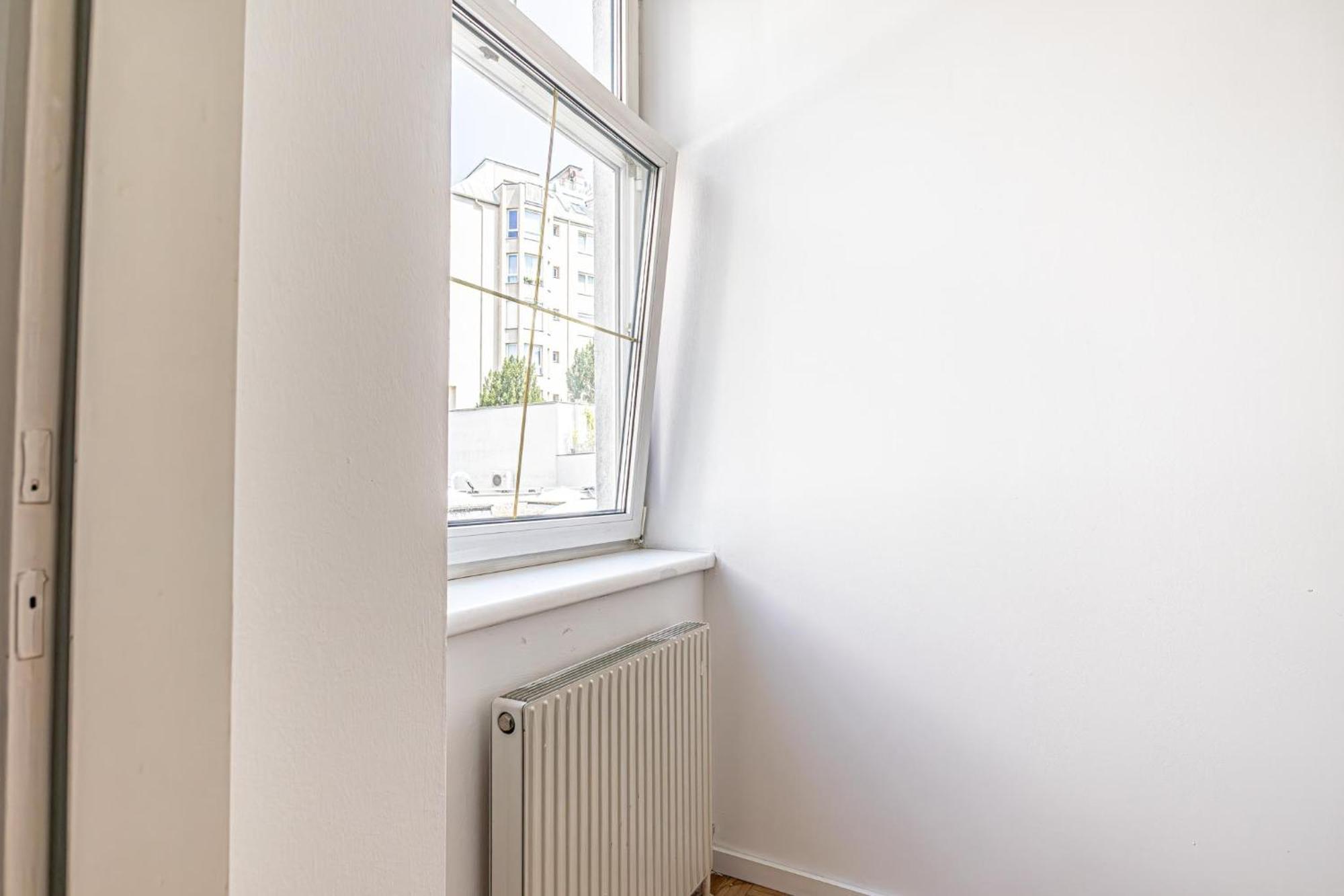 וינה Near Schoenbrunn - Economy Rooms In Shared Apartment At Meidling Train Station מראה חיצוני תמונה