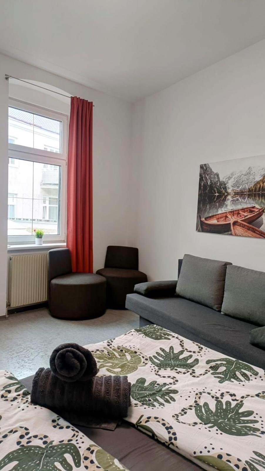 וינה Near Schoenbrunn - Economy Rooms In Shared Apartment At Meidling Train Station מראה חיצוני תמונה