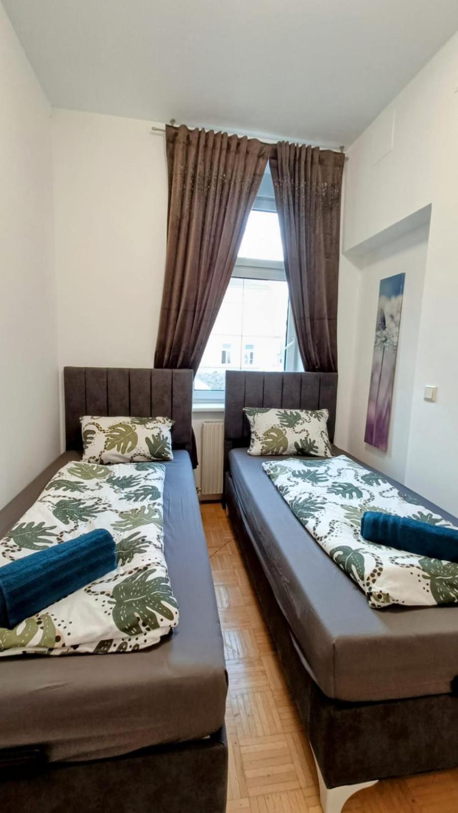 וינה Near Schoenbrunn - Economy Rooms In Shared Apartment At Meidling Train Station מראה חיצוני תמונה